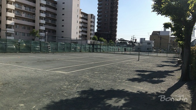 東新テニスコート　テニスのBonJin