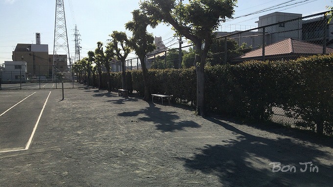 東新テニスコート　テニスのBonJin