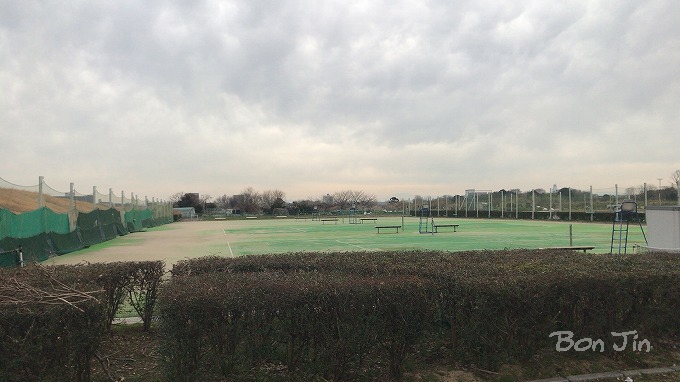 新川テニスコート　テニスのBonJin