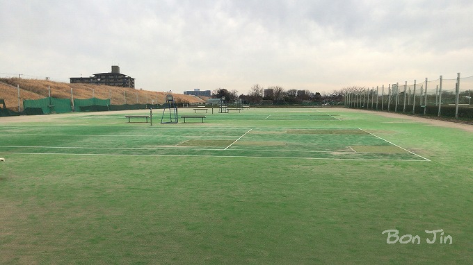 新川テニスコート　テニスのBonJin